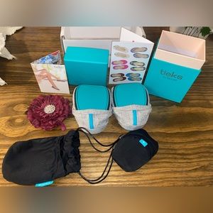 Silver Lake Tieks NIB never worn